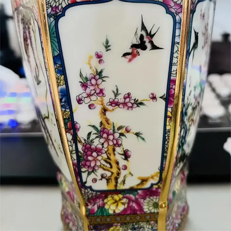 Vintage-Inspired Chinese Porcelain Vase - Image 2