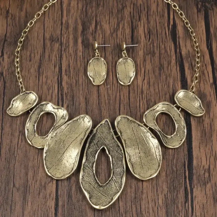 Golden Leaf Pendant - Image 3