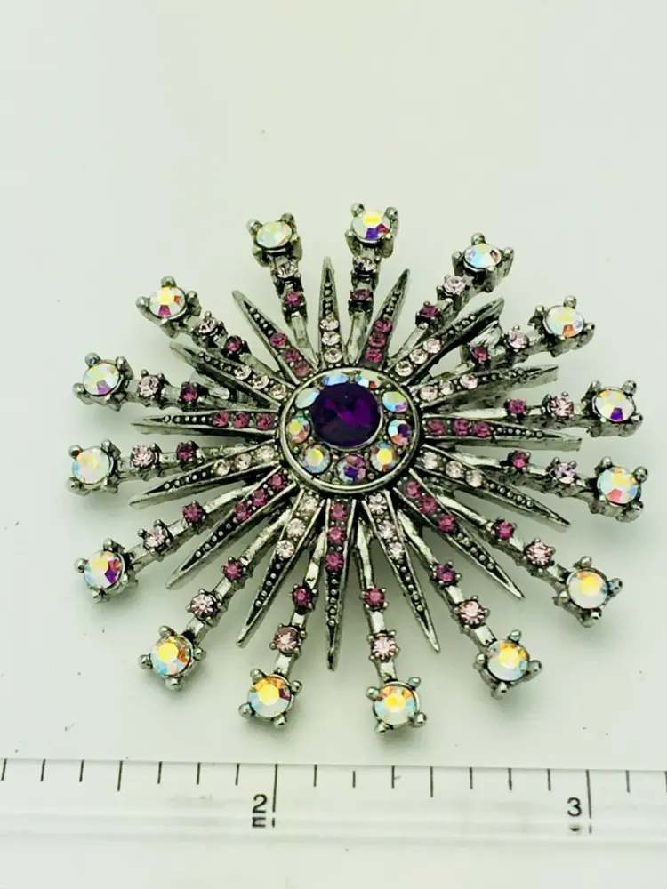 Vintage-Inspired Juliana Style Rhinestone Brooch – Silver, Purple & Aurora Borealis