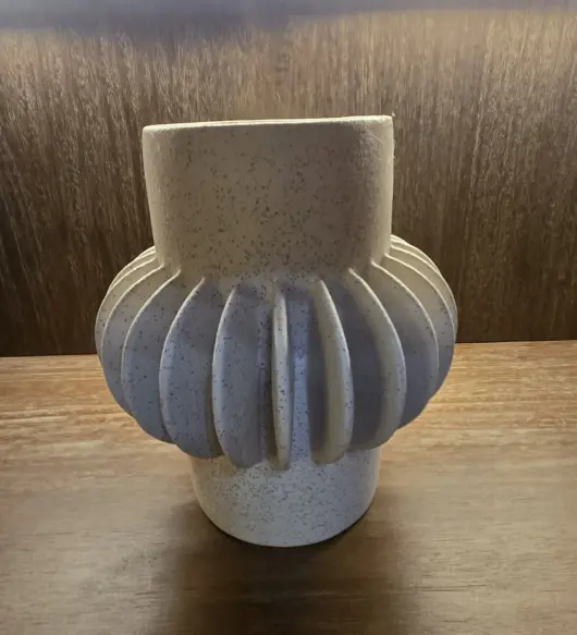 Vintage-Style Ceramic Vase – Classic Home Decor Accent