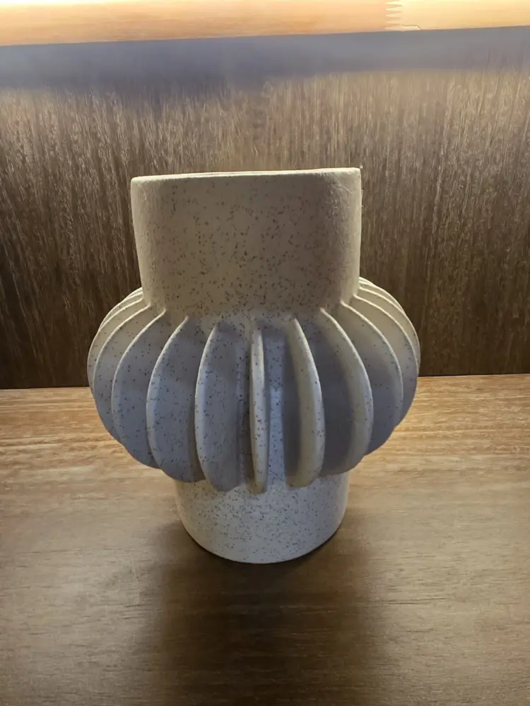 Vintage-Style Ceramic Vase – Classic Home Decor Accent