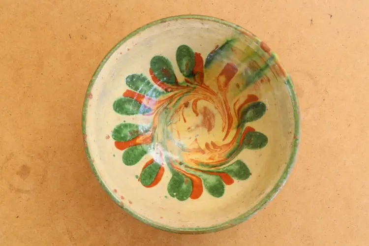 Vintage Primitive Redware Pottery Bowl – Early 1930s Eastern European Kitchenware - Image 2