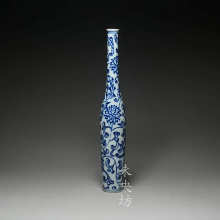 Hand-Painted Blue and White Guanyin Bottle Vase – Antique Reproduction