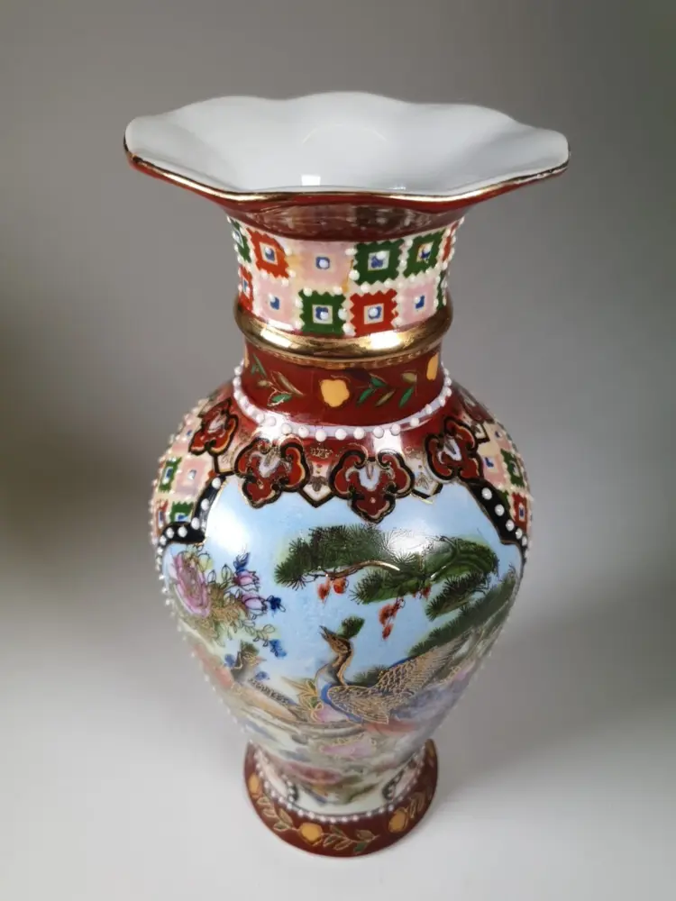 Vintage Hand-Painted Vase Collectible - Image 2