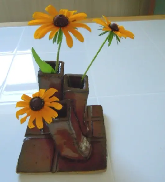 3-Hole Artist Studio Pottery Vase – Floral Arrangement Deco – Marked BELLE '10