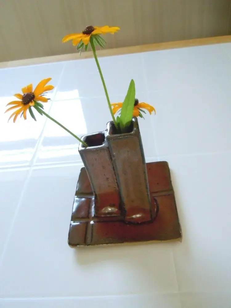 3-Hole Artist Studio Pottery Vase – Floral Arrangement Deco – Marked BELLE '10 - Image 3