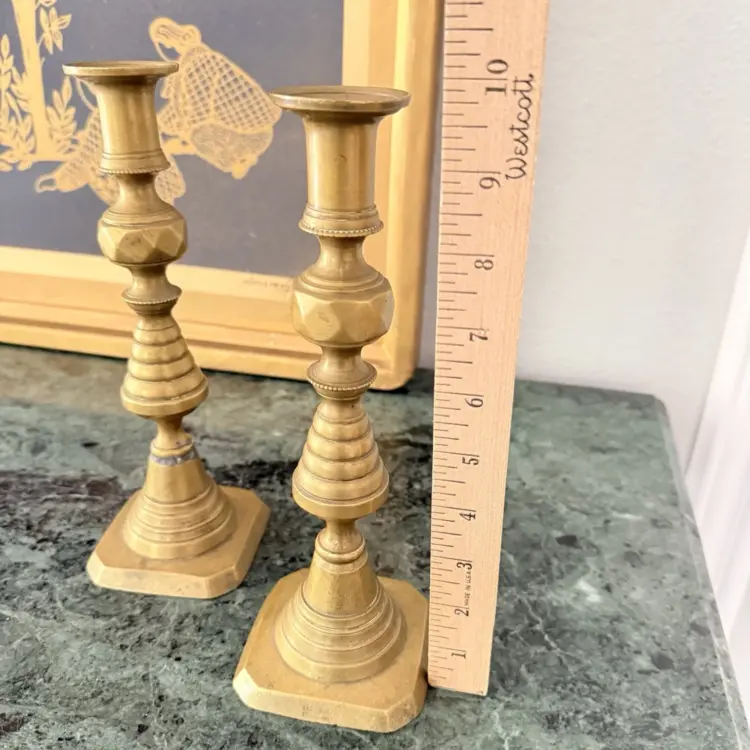 Antique 1820s Georgian Brass Beehive Push-Up Candlestick – Marked RD223580 - Image 2