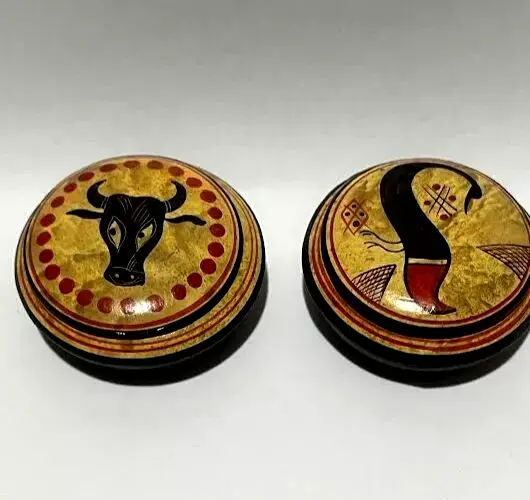 Set of 2 Ancient Greek Pyxis Boxes – Cretan Figure Pottery with Knossos Designs – Hand Painted by Briola