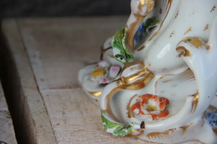 PAIR Antique Vieux Paris Porcelain Pique-Fleur Cornet Vases - Image 2
